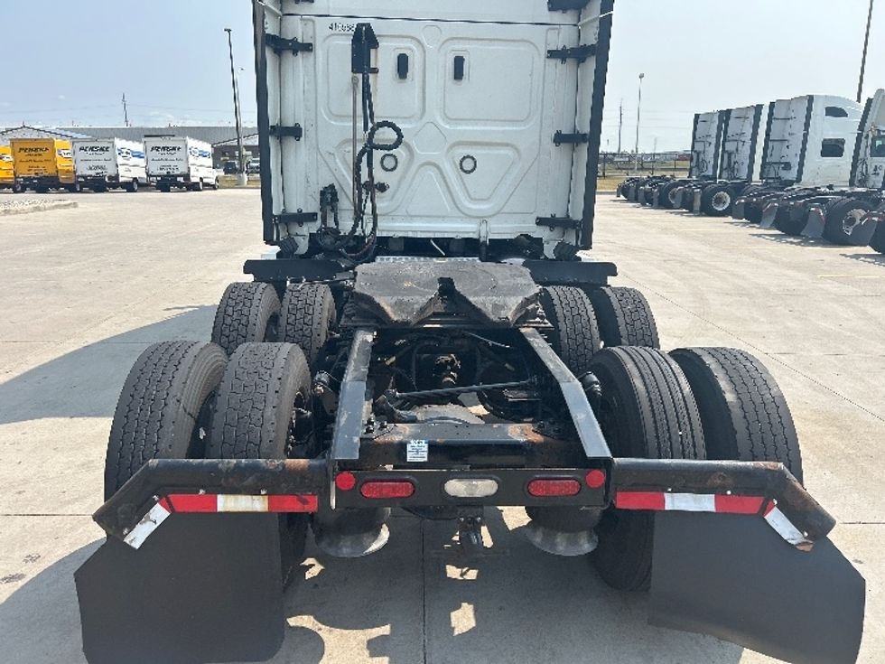 Sleeper Tractor-Heavy Duty Tractors-Freightliner-2022-T12664ST-Brooklyn Park-MN-590,041\n\t\tmiles-$ 66,250 - Image 6
