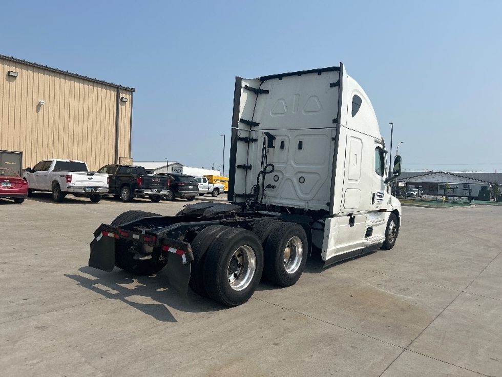 Sleeper Tractor-Heavy Duty Tractors-Freightliner-2022-T12664ST-Brooklyn Park-MN-590,041\n\t\tmiles-$ 66,250 - Image 7