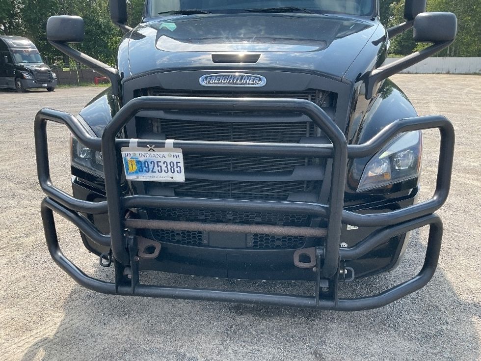 Sleeper Tractor-Heavy Duty Tractors-Freightliner-2022-T12664ST-Brooklyn Park-MN-614,609\n\t\tmiles-$ 63,750 - Image 22