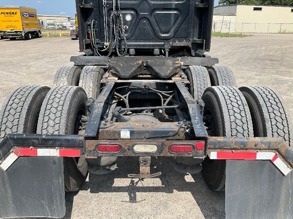 Sleeper Tractor-Heavy Duty Tractors-Freightliner-2022-T12664ST-Brooklyn Park-MN-614,609\n\t\tmiles-$ 63,750 - Image 6