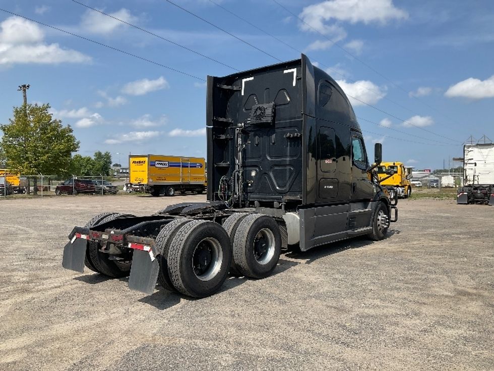 Sleeper Tractor-Heavy Duty Tractors-Freightliner-2022-T12664ST-Brooklyn Park-MN-614,609\n\t\tmiles-$ 63,750 - Image 7