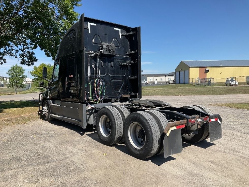 Sleeper Tractor-Heavy Duty Tractors-Freightliner-2022-T12664ST-Brooklyn Park-MN-617,310\n\t\tmiles-$ 65,250 - Image 5