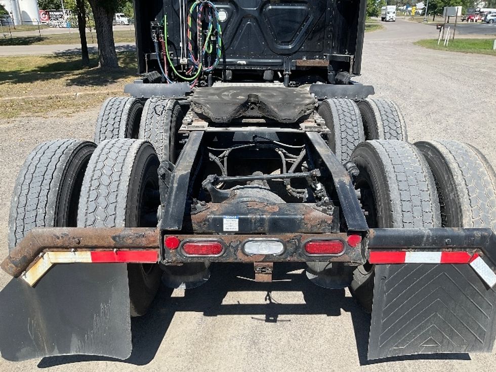 Sleeper Tractor-Heavy Duty Tractors-Freightliner-2022-T12664ST-Brooklyn Park-MN-617,310\n\t\tmiles-$ 65,250 - Image 6