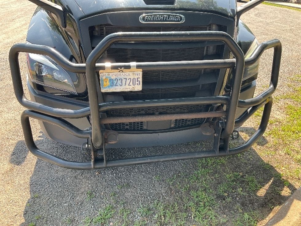 Sleeper Tractor-Heavy Duty Tractors-Freightliner-2022-T12664ST-Brooklyn Park-MN-637,423\n\t\tmiles-$ 61,500 - Image 22
