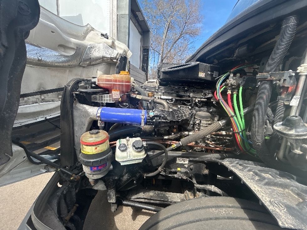 Sleeper Tractor-Heavy Duty Tractors-Freightliner-2022-T12664ST-Brooklyn Park-MN-692,046\n\t\tmiles-$ 45,000 - Image 21
