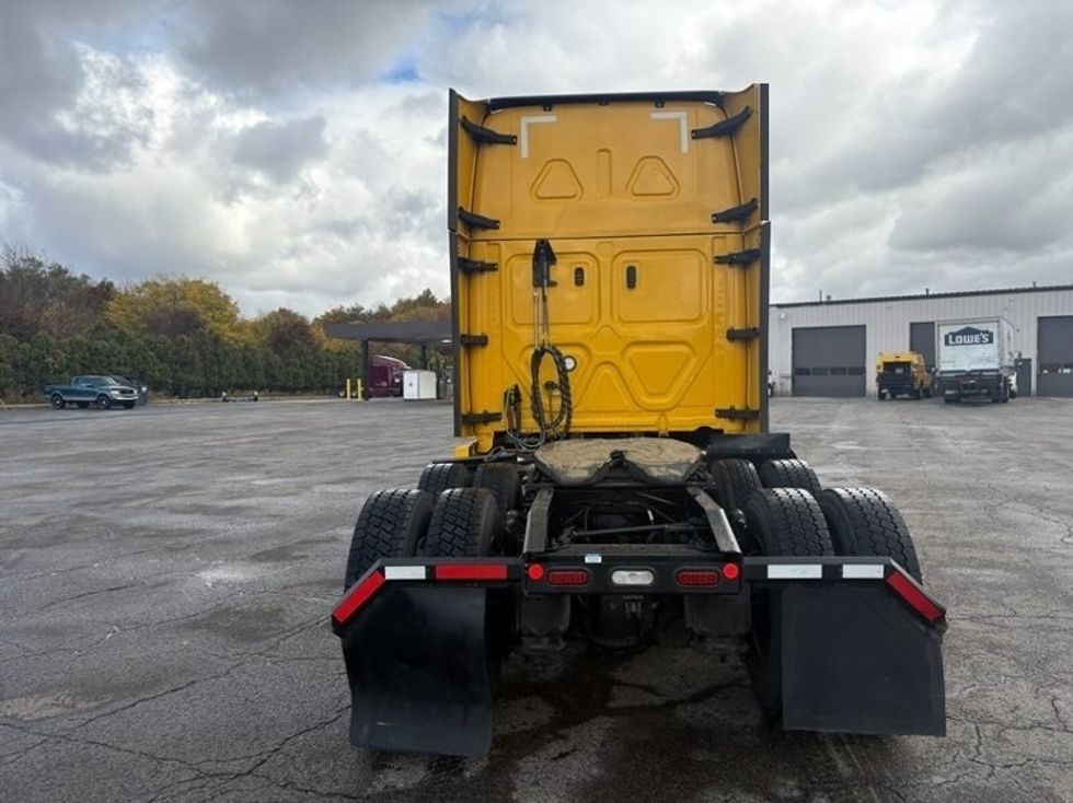 Sleeper Tractor-Heavy Duty Tractors-Freightliner-2022-T12664ST-Buffalo-NY-445,196\n\t\tmiles-$ 68,750 - Image 5