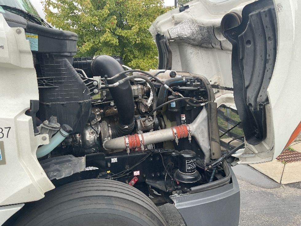 Sleeper Tractor-Heavy Duty Tractors-Freightliner-2022-T12664ST-Buffalo-NY-496,821\n\t\tmiles-$ 69,000 - Image 20