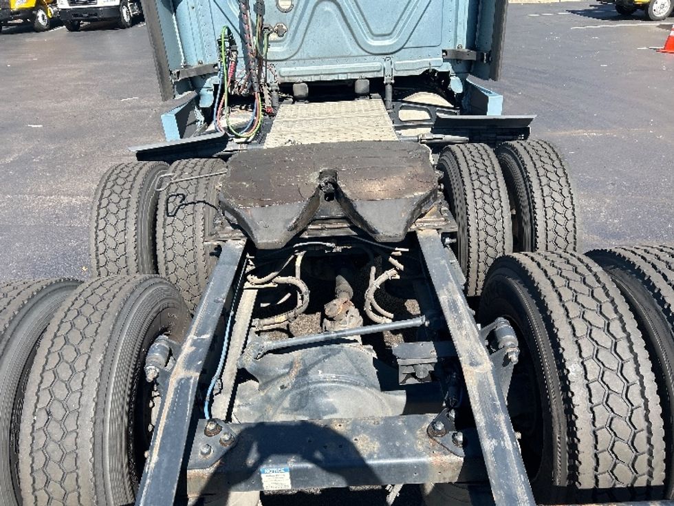 Sleeper Tractor-Heavy Duty Tractors-Freightliner-2022-T12664ST-Burlington-NJ-277,005\n\t\tmiles-$ 90,000 - Image 6