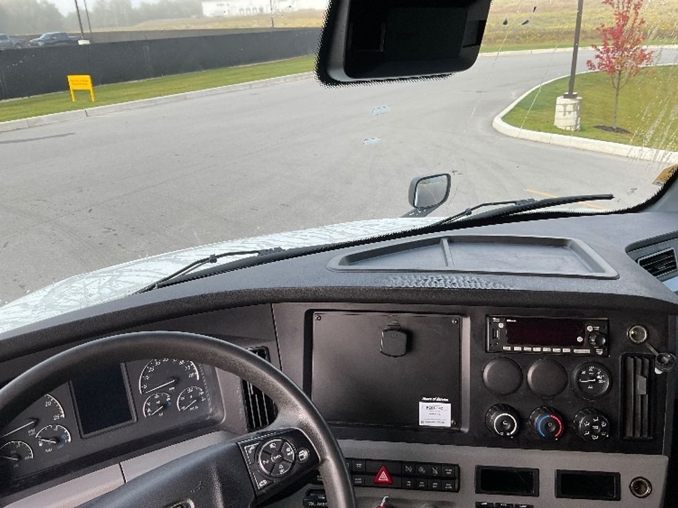 Sleeper Tractor-Heavy Duty Tractors-Freightliner-2022-T12664ST-Byron Center-MI-433,424\n\t\tmiles-$ 75,750 - Image 11