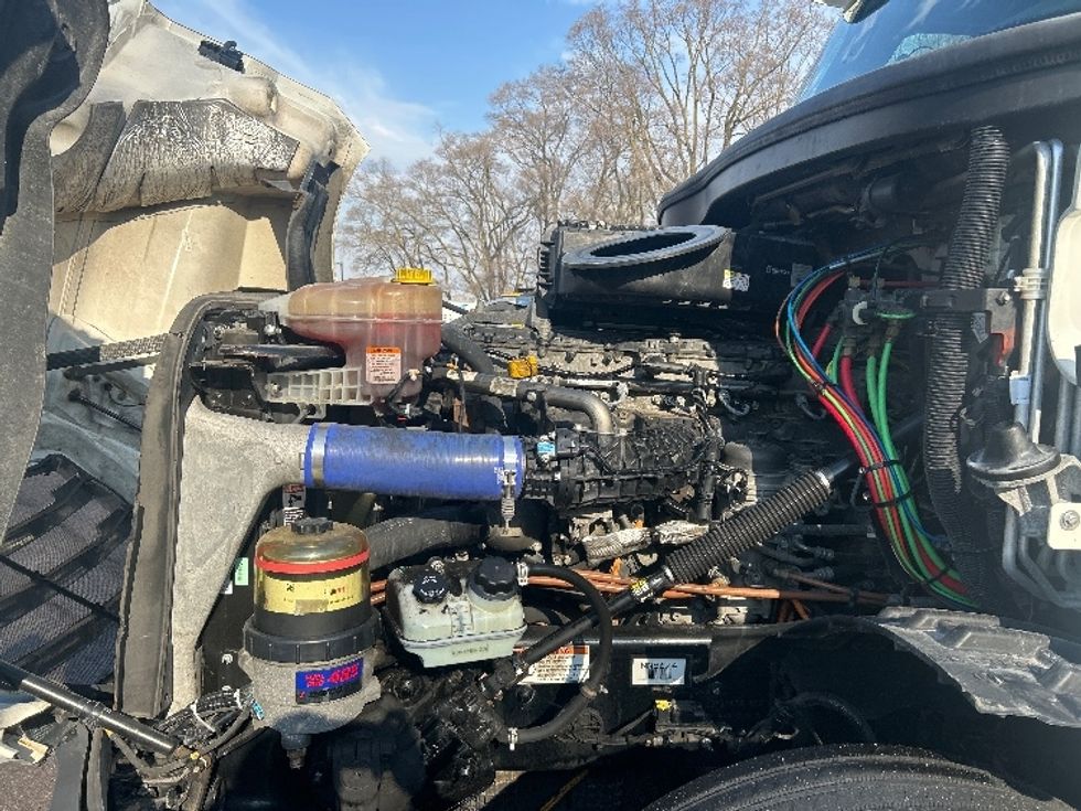 Sleeper Tractor-Heavy Duty Tractors-Freightliner-2022-T12664ST-Byron Center-MI-541,287\n\t\tmiles-$ 60,750 - Image 21