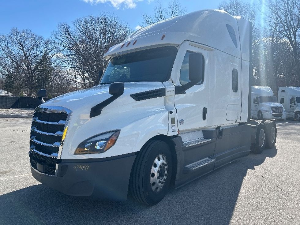 Sleeper Tractor-Heavy Duty Tractors-Freightliner-2022-T12664ST-Byron Center-MI-541,287\n\t\tmiles-$ 60,750 - Image 3