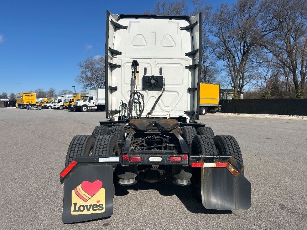 Sleeper Tractor-Heavy Duty Tractors-Freightliner-2022-T12664ST-Byron Center-MI-541,287\n\t\tmiles-$ 60,750 - Image 6