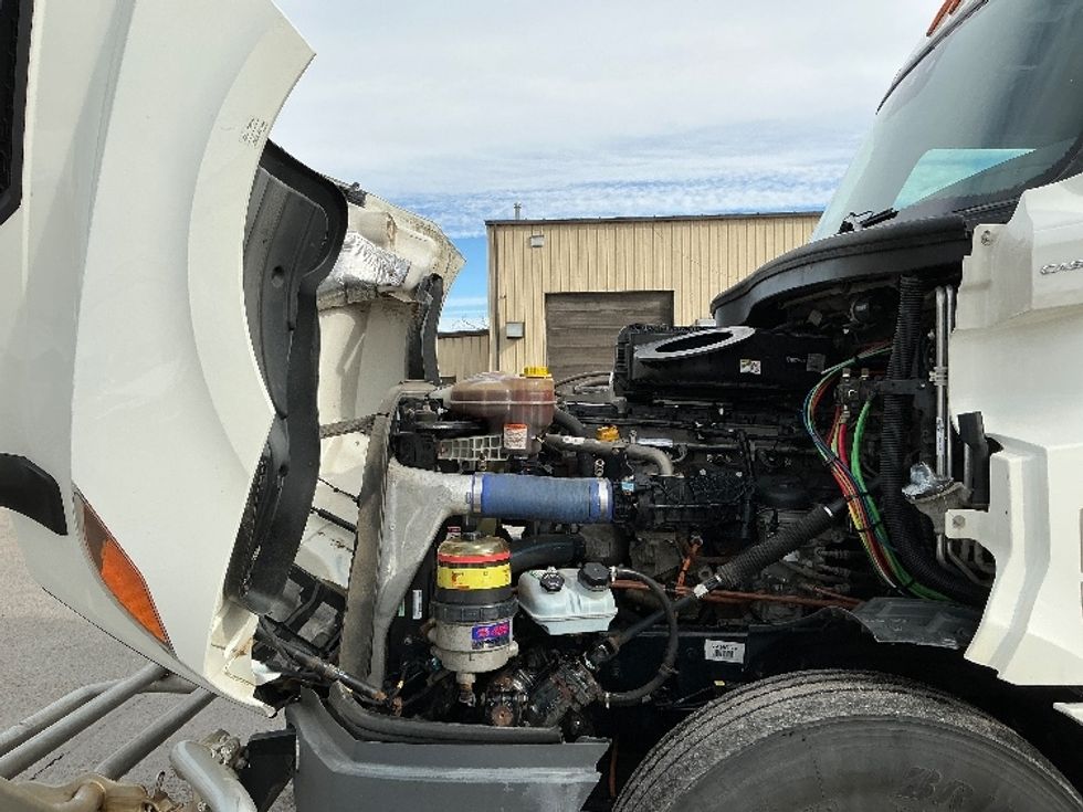 Sleeper Tractor-Heavy Duty Tractors-Freightliner-2022-T12664ST-Calgary-AB-639,498\n\t\tkm-$ 98,000 - Image 21