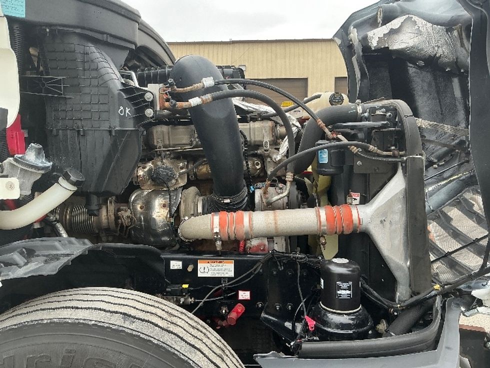 Sleeper Tractor-Heavy Duty Tractors-Freightliner-2022-T12664ST-Calgary-AB-682,661\n\t\tkm-$ 94,750 - Image 21