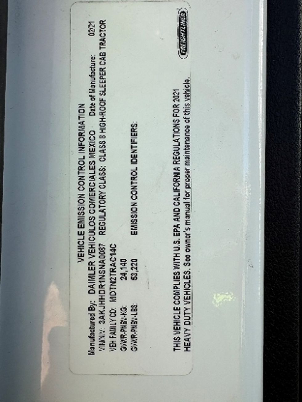 Sleeper Tractor-Heavy Duty Tractors-Freightliner-2022-T12664ST-Calgary-AB-773,789\n\t\tkm-$ 88,000 - Image 22