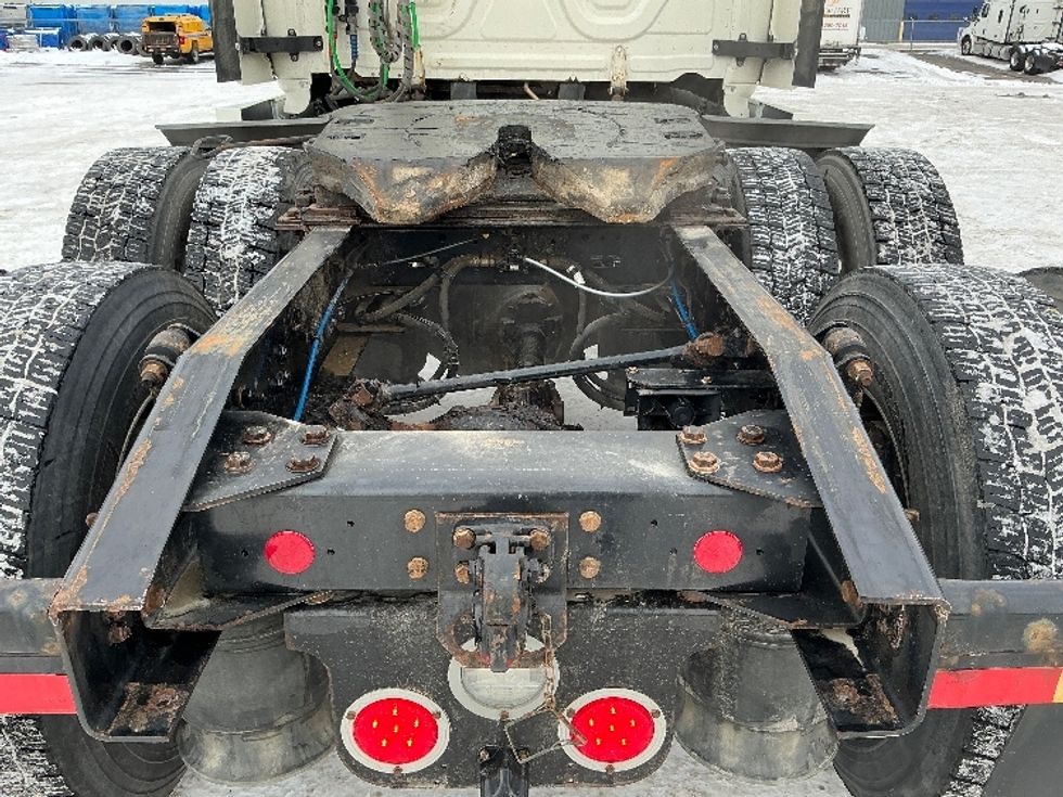 Sleeper Tractor-Heavy Duty Tractors-Freightliner-2022-T12664ST-Calgary-AB-773,789\n\t\tkm-$ 88,000 - Image 6