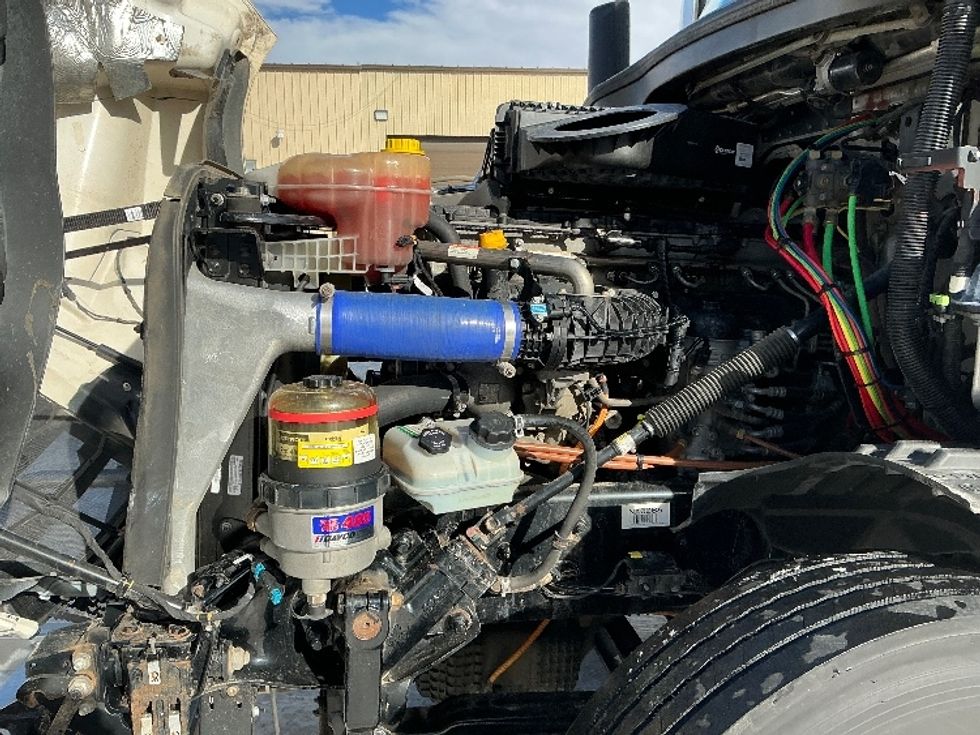 Sleeper Tractor-Heavy Duty Tractors-Freightliner-2022-T12664ST-Calgary-AB-788,890\n\t\tkm-$ 86,750 - Image 21