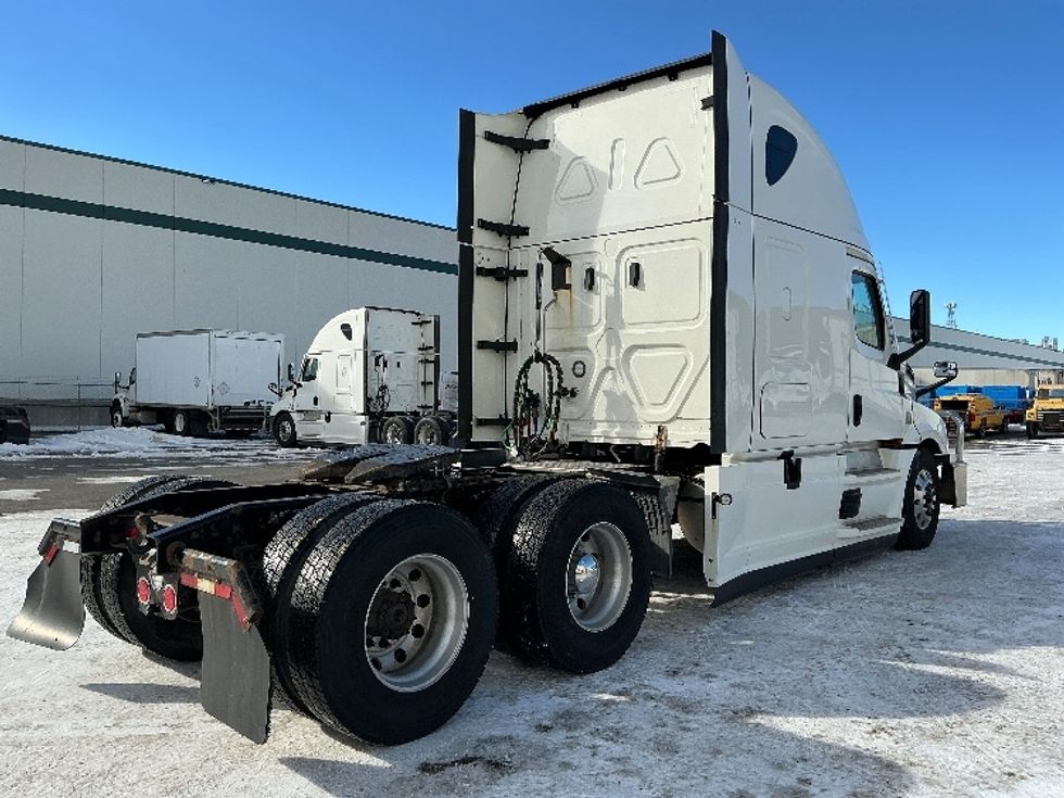 Sleeper Tractor-Heavy Duty Tractors-Freightliner-2022-T12664ST-Calgary-AB-788,890\n\t\tkm-$ 86,750 - Image 7