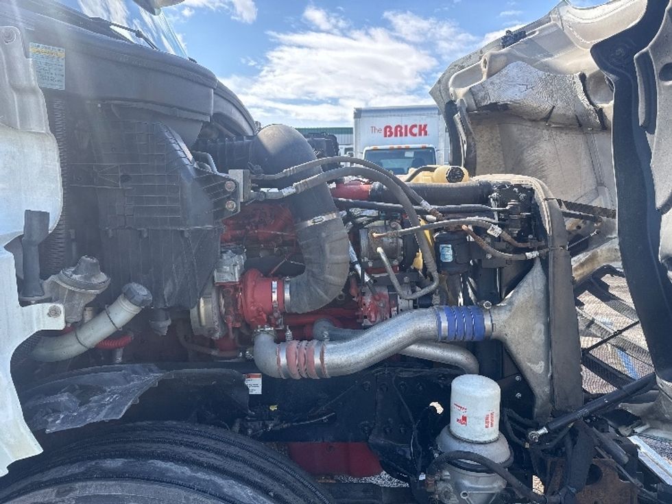 Sleeper Tractor-Heavy Duty Tractors-Freightliner-2022-T12664ST-Calgary-AB-924,779\n\t\tkm-$ 78,000 - Image 20