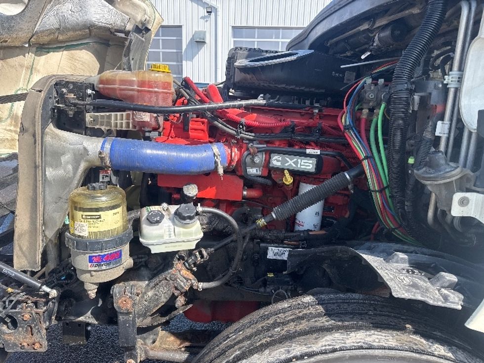 Sleeper Tractor-Heavy Duty Tractors-Freightliner-2022-T12664ST-Calgary-AB-924,779\n\t\tkm-$ 78,000 - Image 21