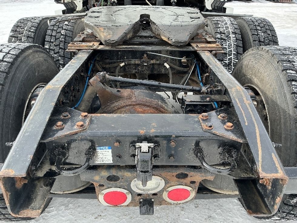 Sleeper Tractor-Heavy Duty Tractors-Freightliner-2022-T12664ST-Calgary-AB-935,621\n\t\tkm-$ 82,250 - Image 6