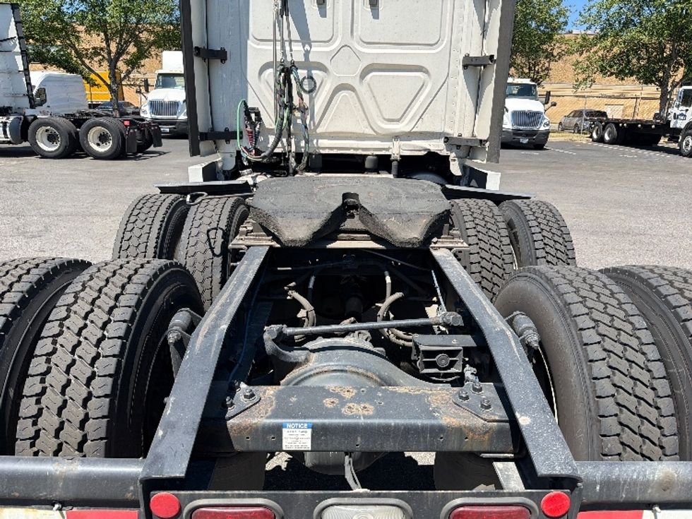 Sleeper Tractor-Heavy Duty Tractors-Freightliner-2022-T12664ST-Capitol Heights-MD-309,161\n\t\tmiles-$ 85,000 - Image 6