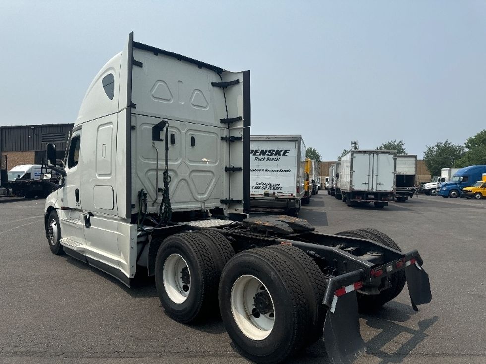 Sleeper Tractor-Heavy Duty Tractors-Freightliner-2022-T12664ST-Capitol Heights-MD-489,114\n\t\tmiles-$ 72,750 - Image 5