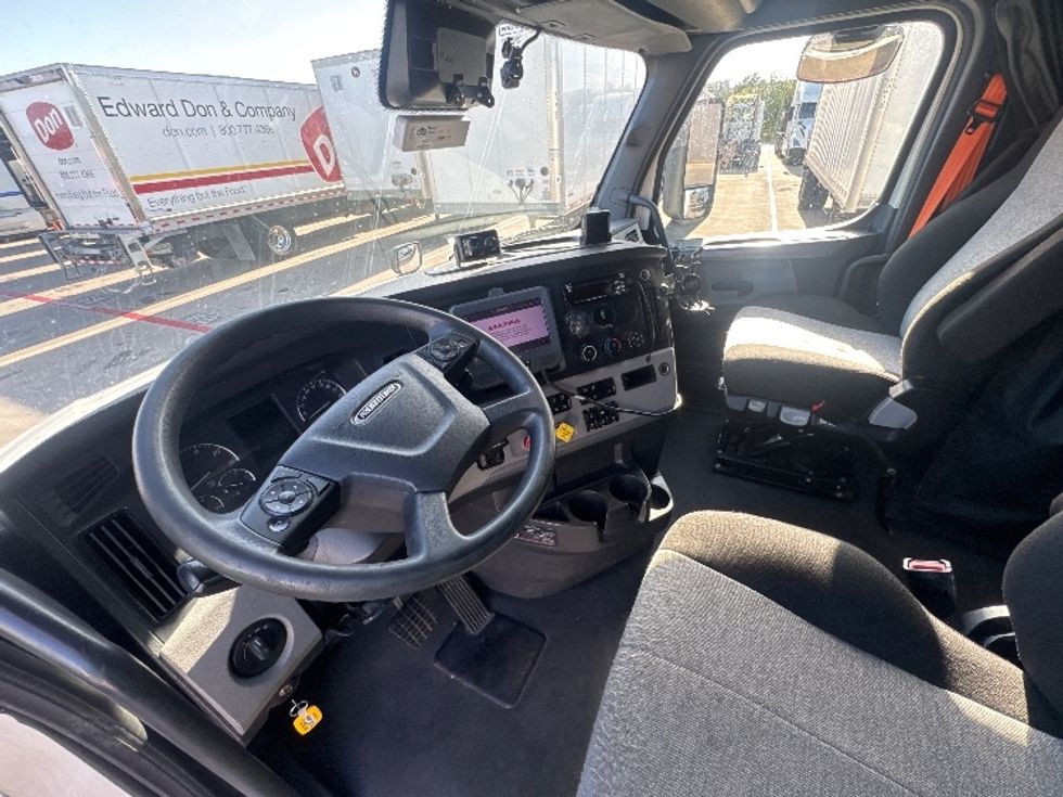 Sleeper Tractor-Heavy Duty Tractors-Freightliner-2022-T12664ST-Carrollton-TX-359,990\n\t\tmiles-$ 93,750 - Image 10