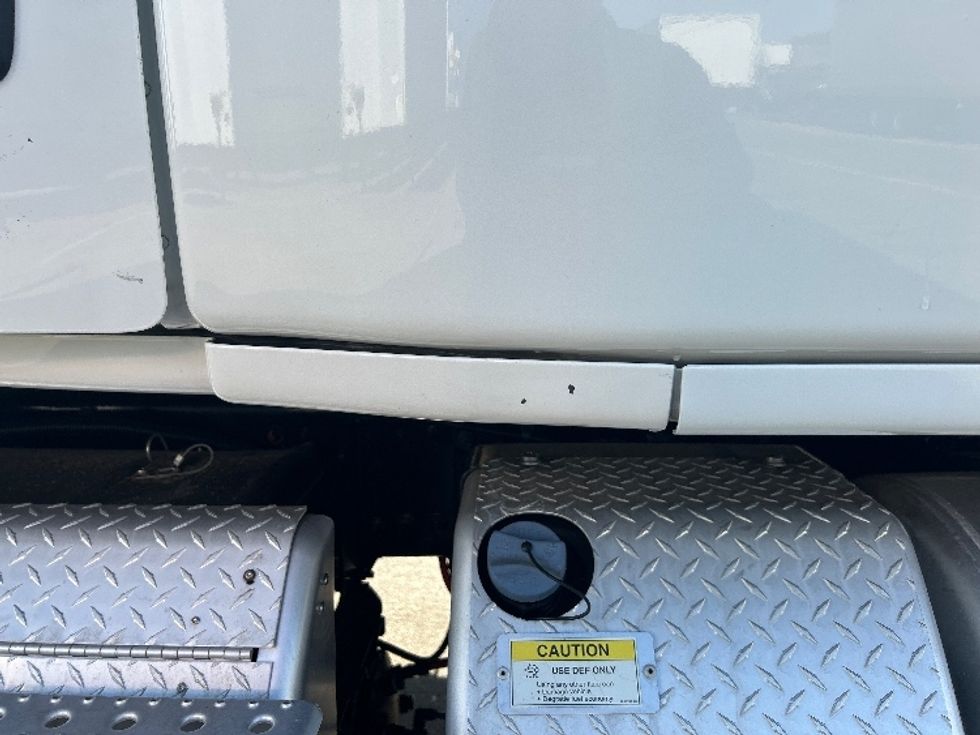 Sleeper Tractor-Heavy Duty Tractors-Freightliner-2022-T12664ST-Carrollton-TX-684,163\n\t\tmiles-$ 47,750 - Image 25