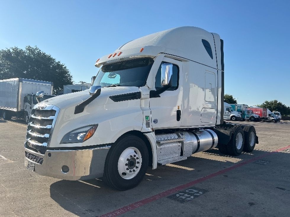Sleeper Tractor-Heavy Duty Tractors-Freightliner-2022-T12664ST-Carrollton-TX-684,163\n\t\tmiles-$ 47,750 - Image 3