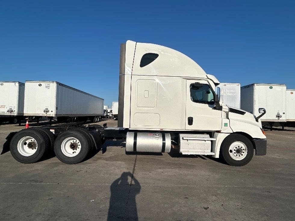 Sleeper Tractor-Heavy Duty Tractors-Freightliner-2022-T12664ST-Carrollton-TX-684,163\n\t\tmiles-$ 47,750 - Image 8