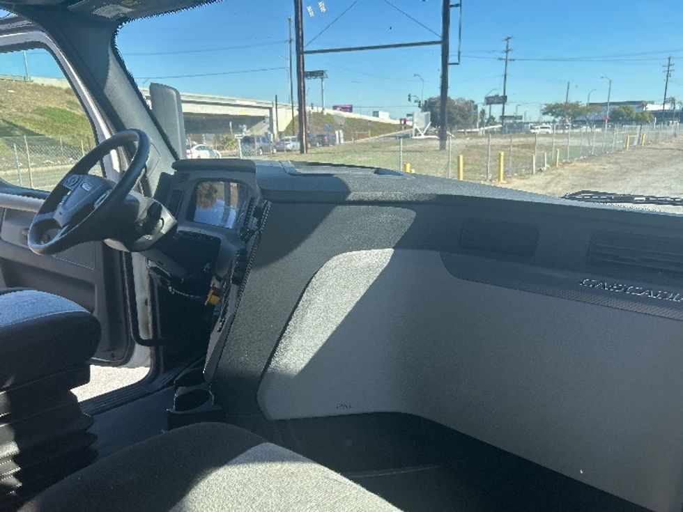 Sleeper Tractor-Heavy Duty Tractors-Freightliner-2022-T12664ST-Carson-CA-508,471\n\t\tmiles-$ 66,500 - Image 15