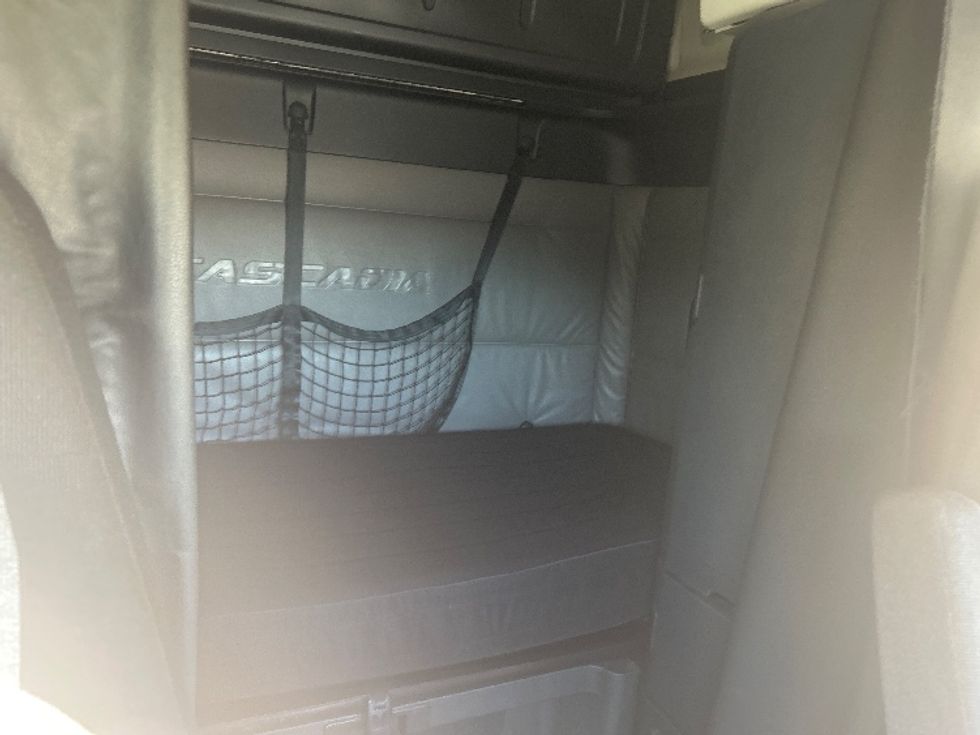 Sleeper Tractor-Heavy Duty Tractors-Freightliner-2022-T12664ST-Carson-CA-508,471\n\t\tmiles-$ 66,500 - Image 16