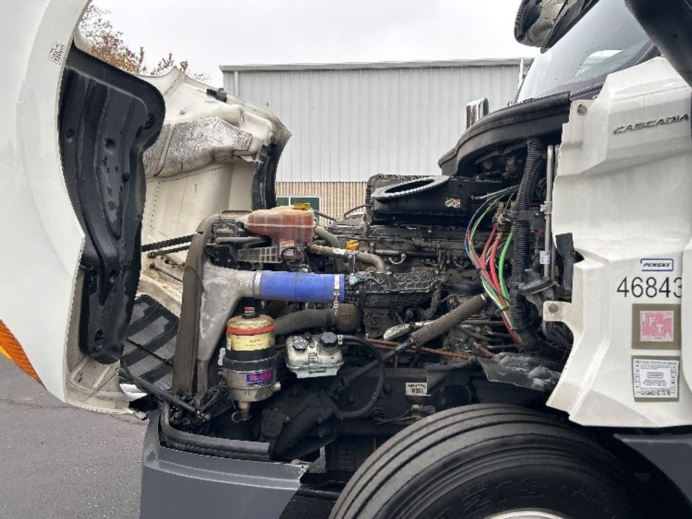 Sleeper Tractor-Heavy Duty Tractors-Freightliner-2022-T12664ST-Ceres-CA-337,068\n\t\tmiles-$ 94,500 - Image 21