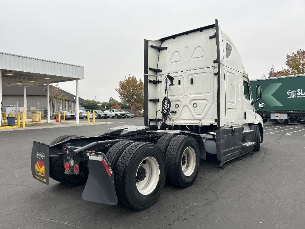 Sleeper Tractor-Heavy Duty Tractors-Freightliner-2022-T12664ST-Ceres-CA-337,068\n\t\tmiles-$ 94,500 - Image 7