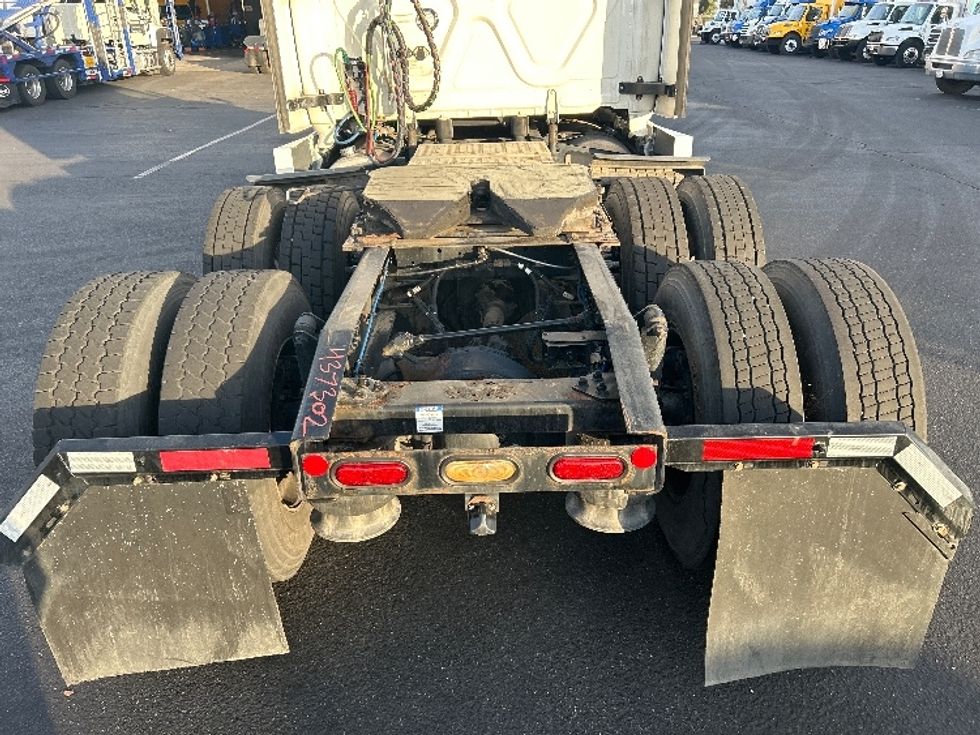 Sleeper Tractor-Heavy Duty Tractors-Freightliner-2022-T12664ST-Ceres-CA-438,525\n\t\tmiles-$ 86,750 - Image 6