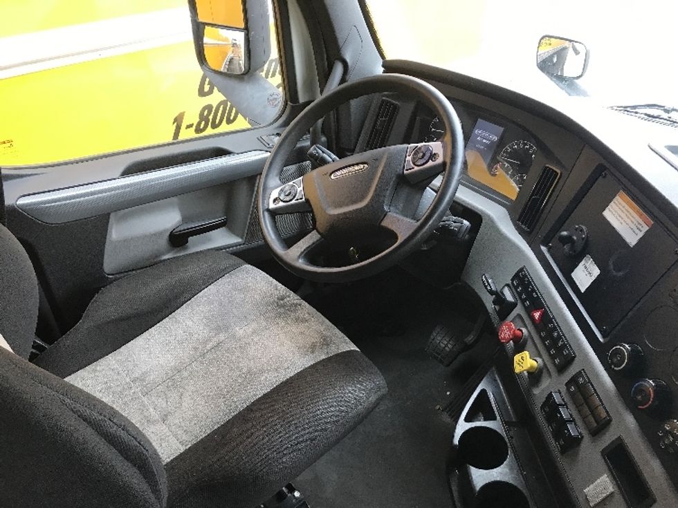 Sleeper Tractor-Heavy Duty Tractors-Freightliner-2022-T12664ST-Charlotte-NC-273,582\n\t\tmiles-$ 87,000 - Image 10