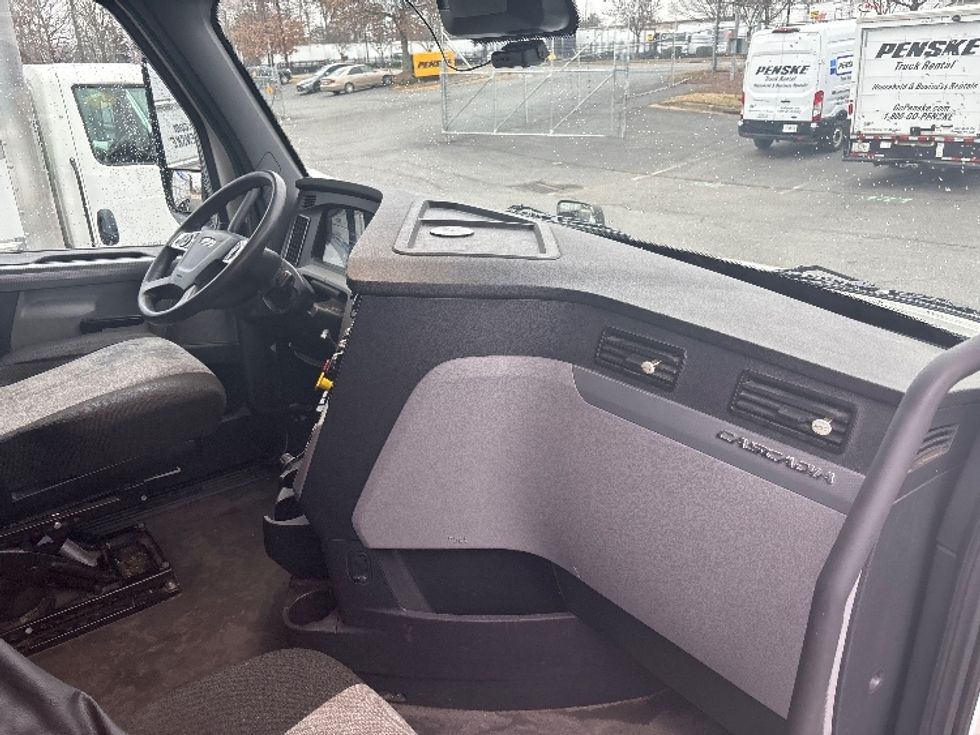 Sleeper Tractor-Heavy Duty Tractors-Freightliner-2022-T12664ST-Charlotte-NC-273,582\n\t\tmiles-$ 87,000 - Image 15