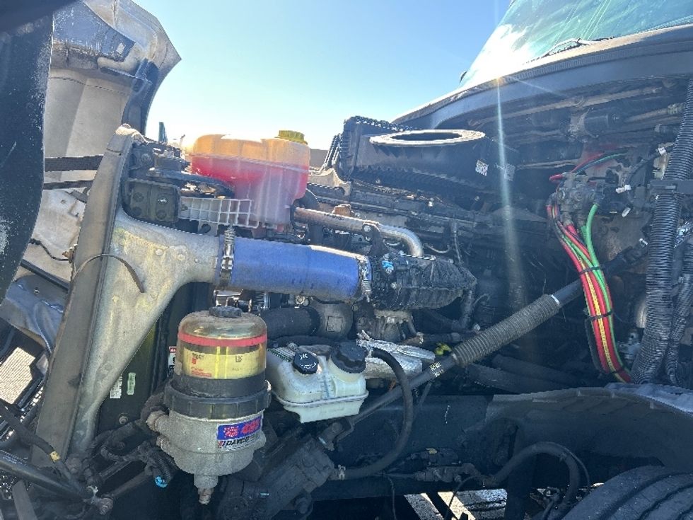 Sleeper Tractor-Heavy Duty Tractors-Freightliner-2022-T12664ST-Charlotte-NC-421,583\n\t\tmiles-$ 79,750 - Image 18