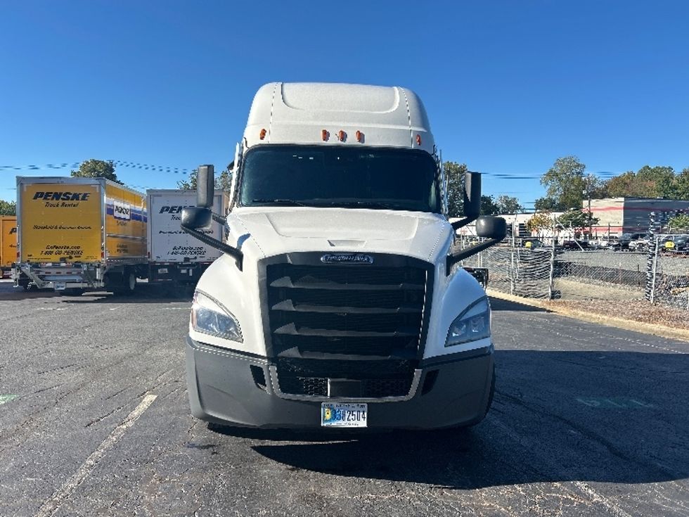 Sleeper Tractor-Heavy Duty Tractors-Freightliner-2022-T12664ST-Charlotte-NC-421,583\n\t\tmiles-$ 79,750 - Image 2
