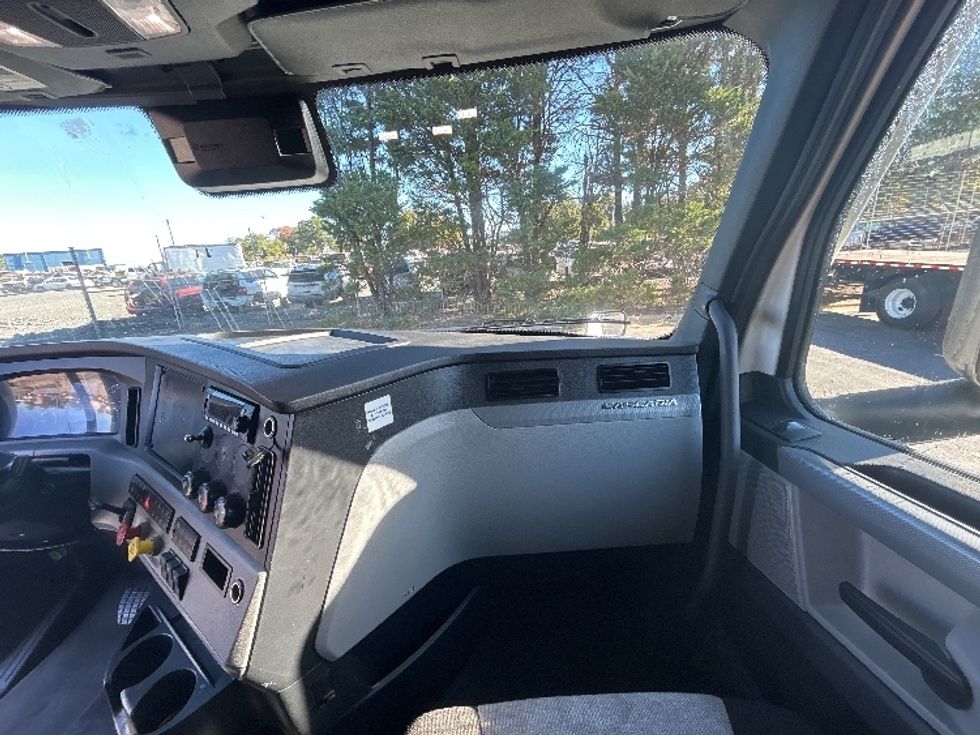 Sleeper Tractor-Heavy Duty Tractors-Freightliner-2022-T12664ST-Charlotte-NC-421,583\n\t\tmiles-$ 79,750 - Image 21