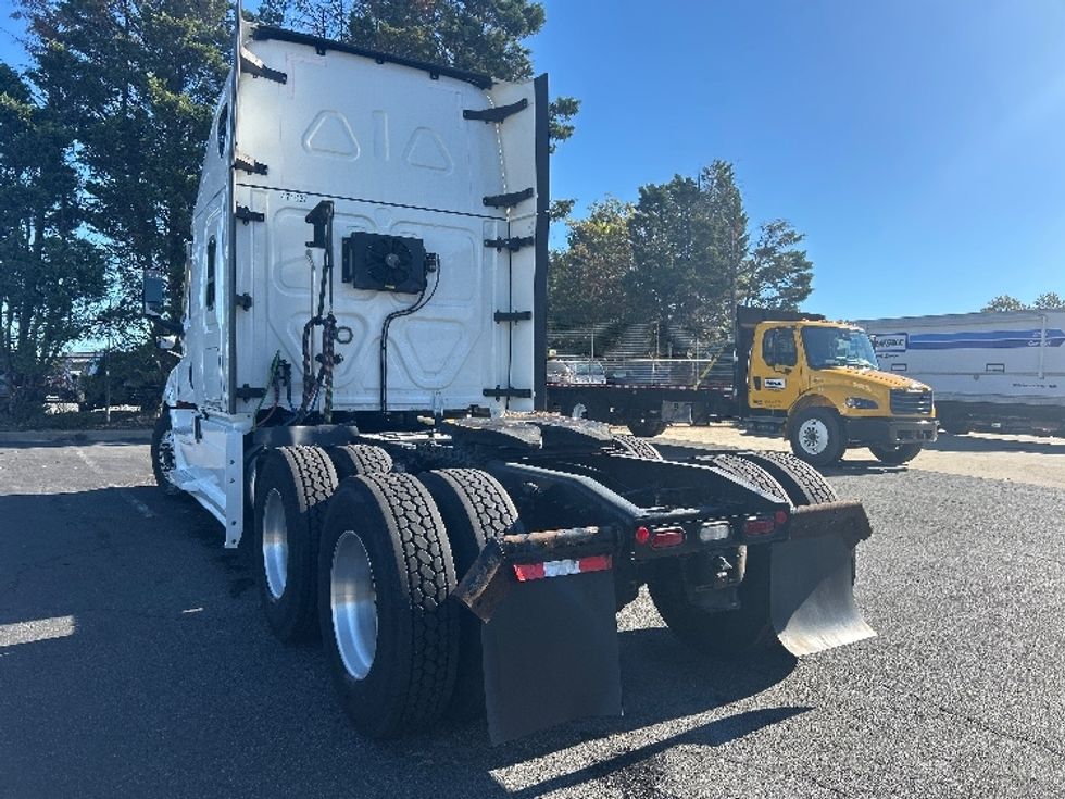 Sleeper Tractor-Heavy Duty Tractors-Freightliner-2022-T12664ST-Charlotte-NC-421,583\n\t\tmiles-$ 79,750 - Image 5
