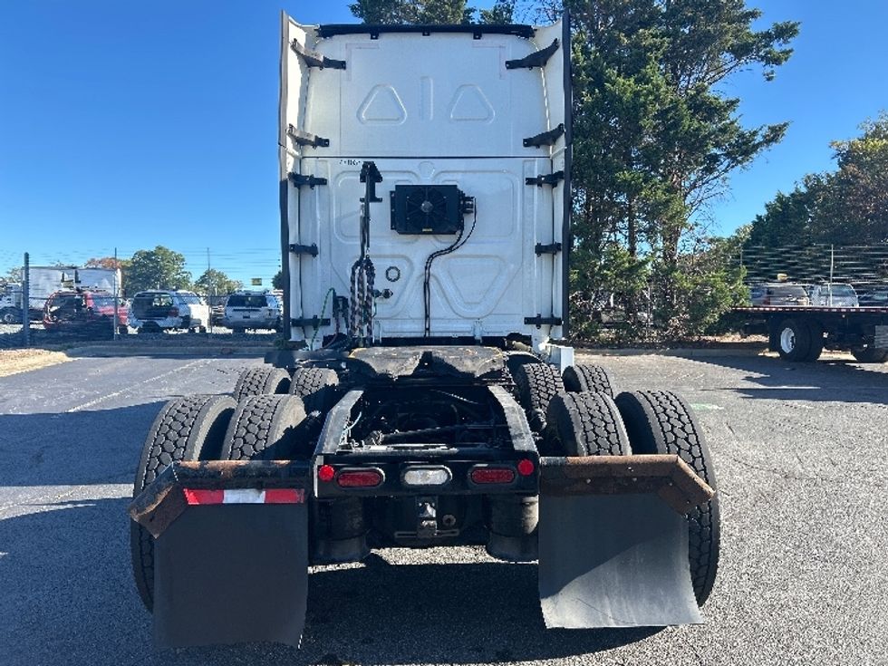 Sleeper Tractor-Heavy Duty Tractors-Freightliner-2022-T12664ST-Charlotte-NC-421,583\n\t\tmiles-$ 79,750 - Image 6