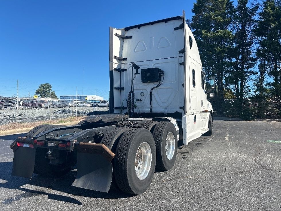 Sleeper Tractor-Heavy Duty Tractors-Freightliner-2022-T12664ST-Charlotte-NC-421,583\n\t\tmiles-$ 79,750 - Image 7