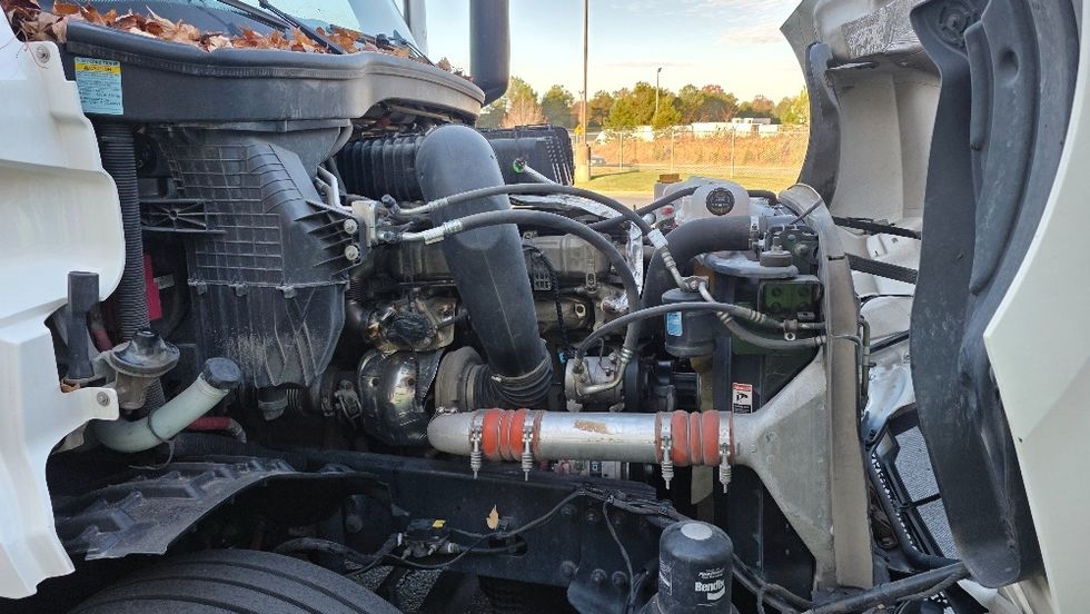 Sleeper Tractor-Heavy Duty Tractors-Freightliner-2022-T12664ST-Charlotte-NC-456,863\n\t\tmiles-$ 74,000 - Image 20