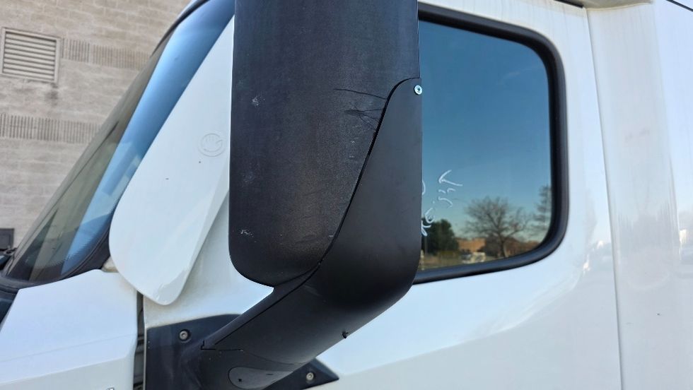 Sleeper Tractor-Heavy Duty Tractors-Freightliner-2022-T12664ST-Charlotte-NC-490,628\n\t\tmiles-$ 70,750 - Image 22