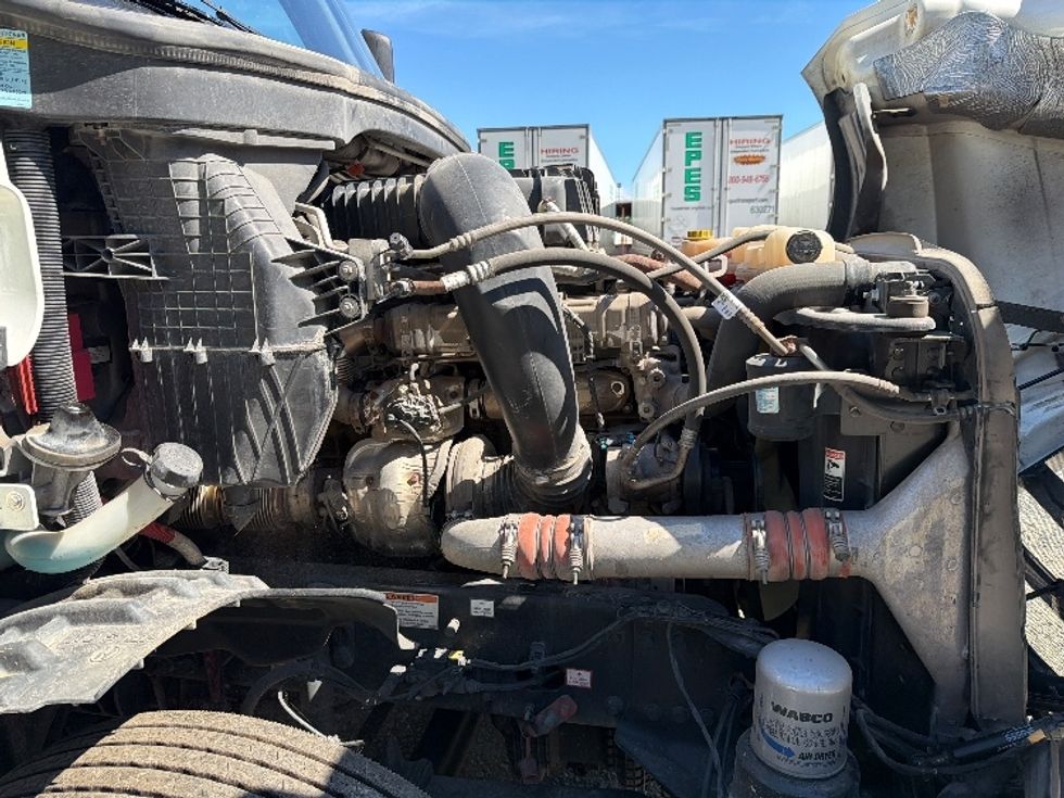 Sleeper Tractor-Heavy Duty Tractors-Freightliner-2022-T12664ST-Charlotte-NC-495,014\n\t\tmiles-$ 76,250 - Image 20
