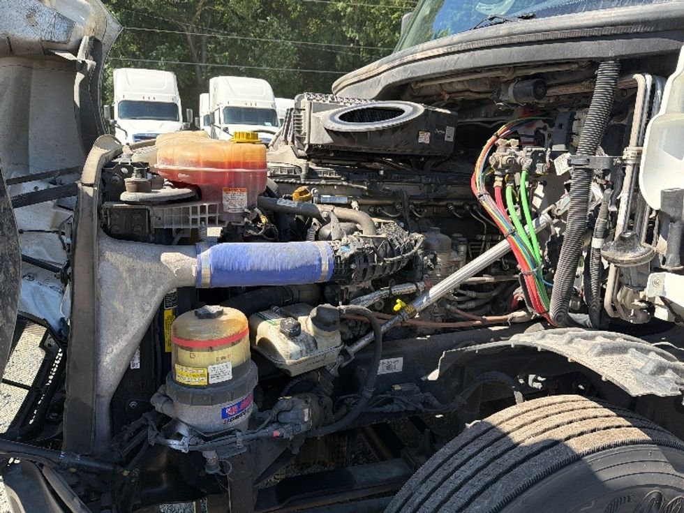 Sleeper Tractor-Heavy Duty Tractors-Freightliner-2022-T12664ST-Charlotte-NC-495,014\n\t\tmiles-$ 76,250 - Image 21