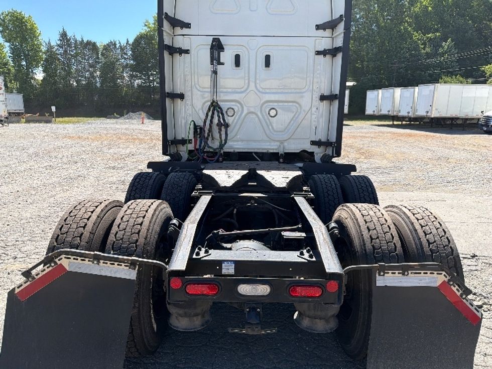 Sleeper Tractor-Heavy Duty Tractors-Freightliner-2022-T12664ST-Charlotte-NC-495,014\n\t\tmiles-$ 76,250 - Image 6
