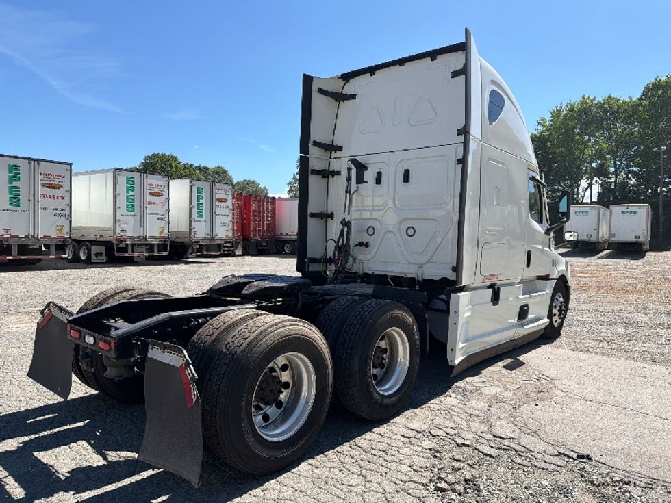 Sleeper Tractor-Heavy Duty Tractors-Freightliner-2022-T12664ST-Charlotte-NC-495,014\n\t\tmiles-$ 76,250 - Image 7